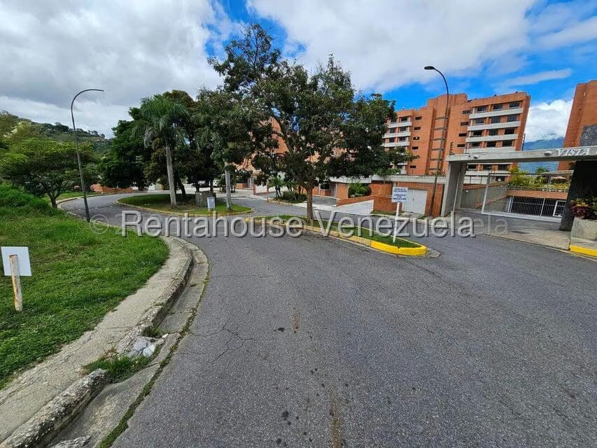 Apartamento (1 Nivel) en Alquiler en Lomas del Sol, Distrito Metropolitano - 27