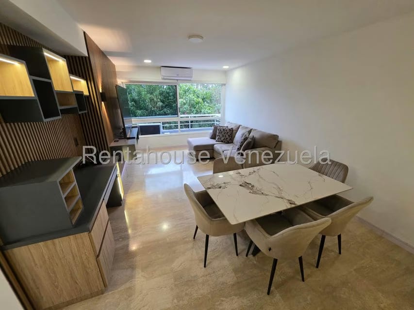 Apartamento (1 Nivel) en Alquiler en Lomas del Sol, Distrito Metropolitano - 4