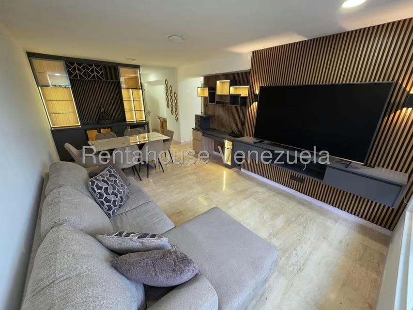 Apartamento (1 Nivel) en Alquiler en Lomas del Sol, Distrito Metropolitano - 6