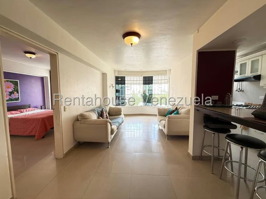 Apartamento (1 Nivel) en Alquiler en Los Palos Grandes, Distrito Metropolitano - 3