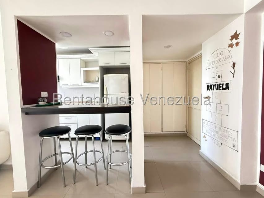Apartamento (1 Nivel) en Alquiler en Los Palos Grandes, Distrito Metropolitano - 5