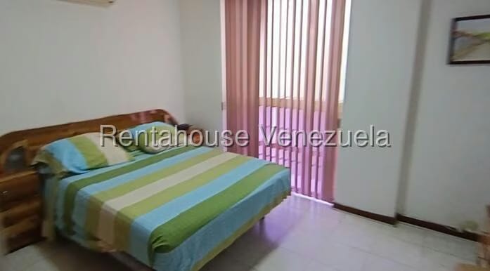 Apartamento (1 Nivel) en Alquiler en Los Palos Grandes, Distrito Metropolitano - 12