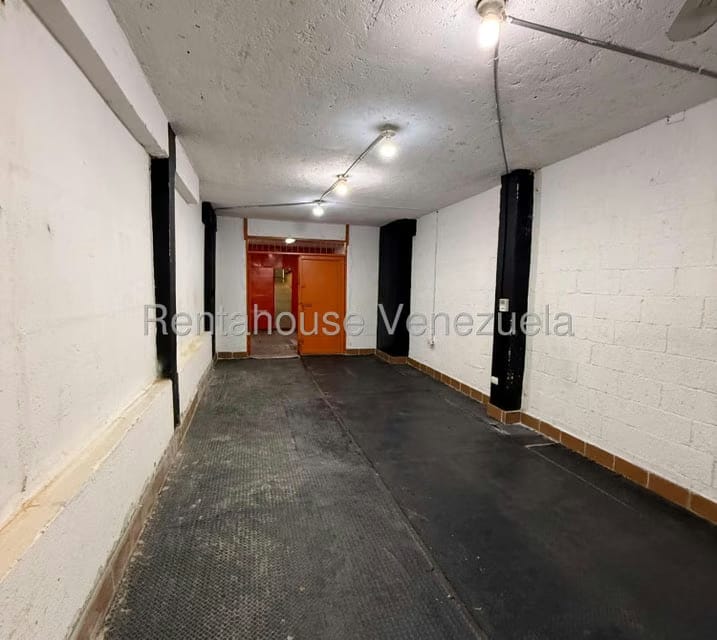 Comercial (Local Comercial) en Alquiler en Parroquia La Candelaria, Distrito Metropolitano - 11