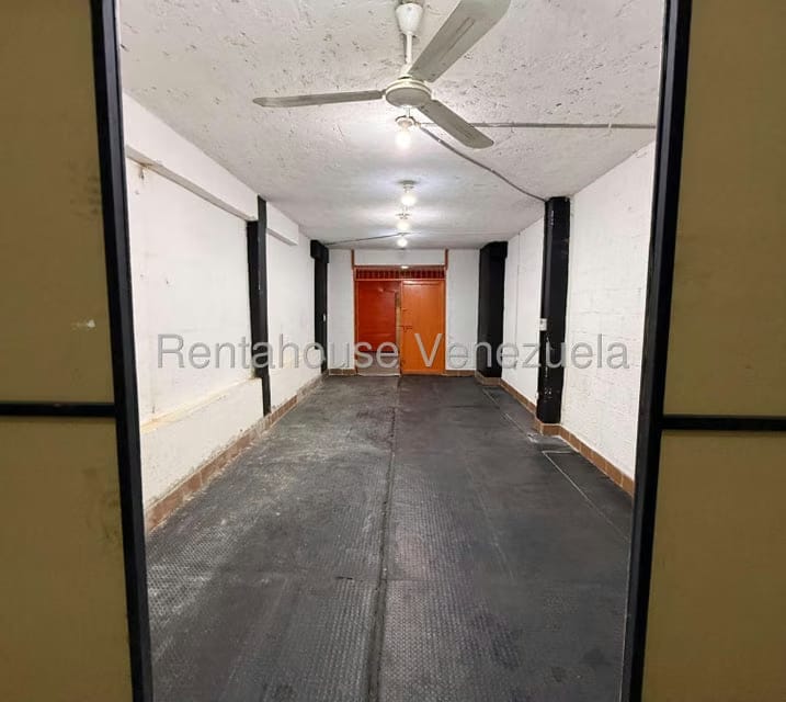 Comercial (Local Comercial) en Alquiler en Parroquia La Candelaria, Distrito Metropolitano - 12