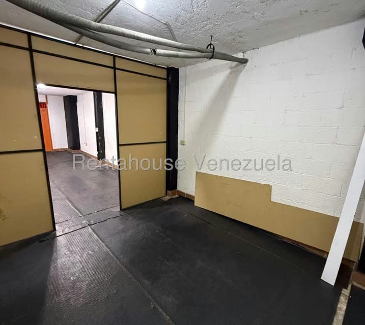 Comercial (Local Comercial) en Alquiler en Parroquia La Candelaria, Distrito Metropolitano - 13