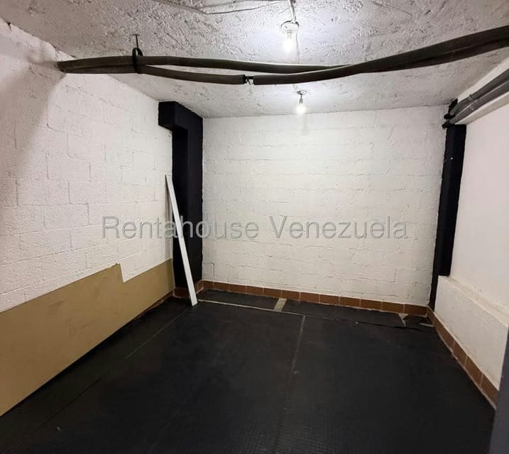 Comercial (Local Comercial) en Alquiler en Parroquia La Candelaria, Distrito Metropolitano - 14
