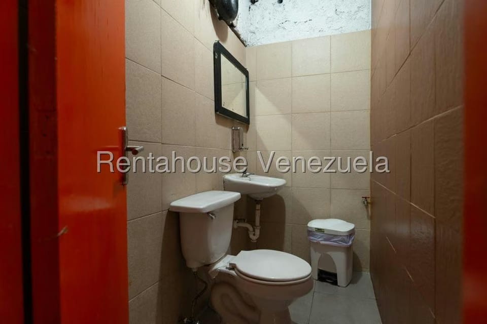 Comercial (Local Comercial) en Alquiler en Parroquia La Candelaria, Distrito Metropolitano - 15