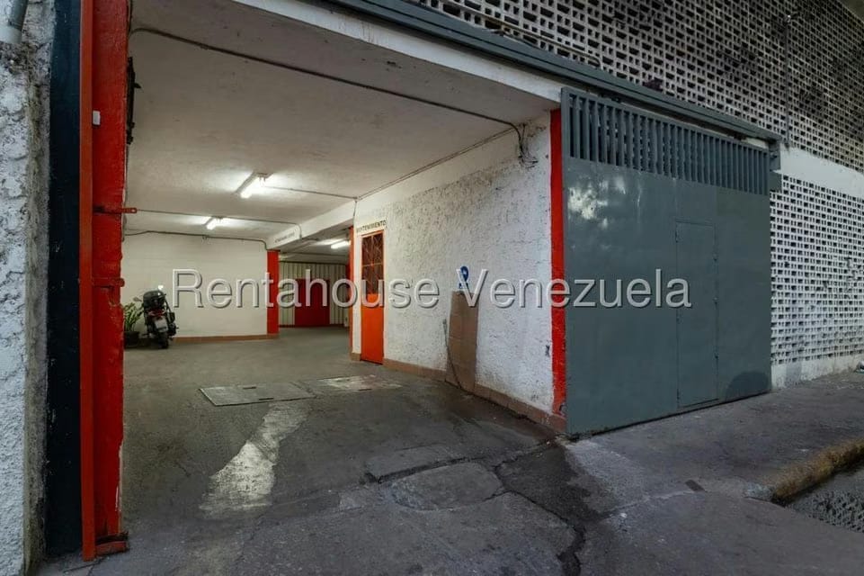 Comercial (Local Comercial) en Alquiler en Parroquia La Candelaria, Distrito Metropolitano - 17