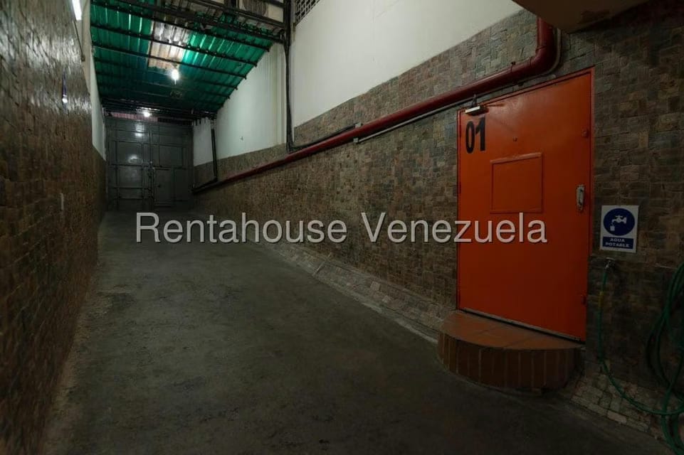 Comercial (Local Comercial) en Alquiler en Parroquia La Candelaria, Distrito Metropolitano - 3