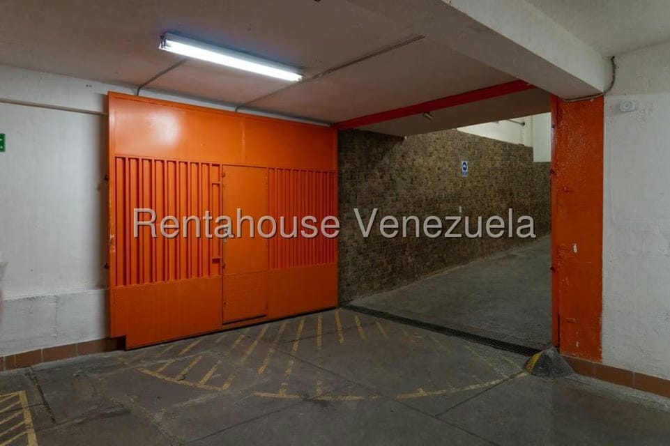 Comercial (Local Comercial) en Alquiler en Parroquia La Candelaria, Distrito Metropolitano - 4