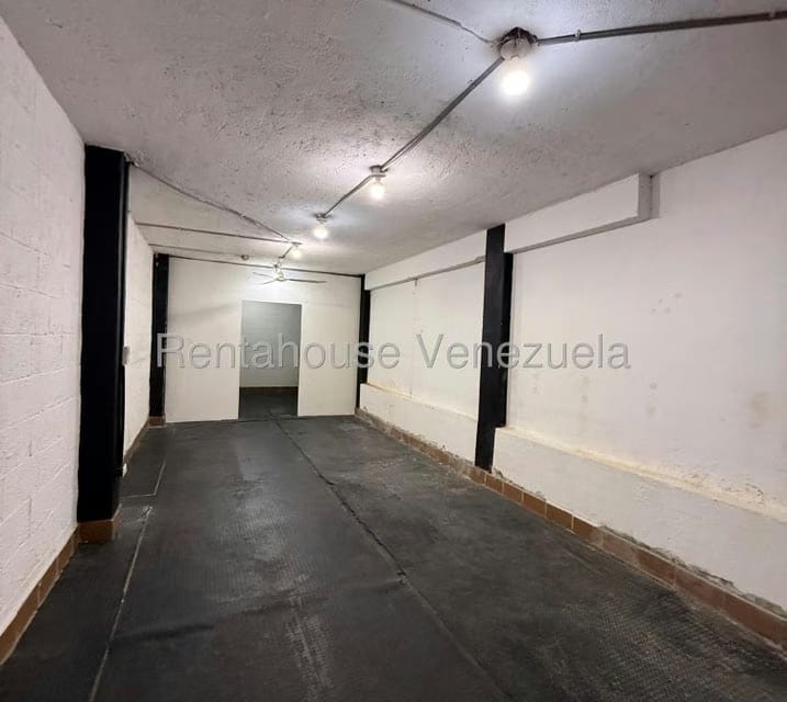 Comercial (Local Comercial) en Alquiler en Parroquia La Candelaria, Distrito Metropolitano - 9