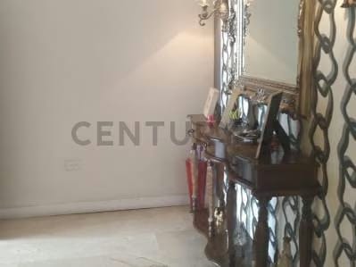 Moderna Casa de Amplios Espacios - 4