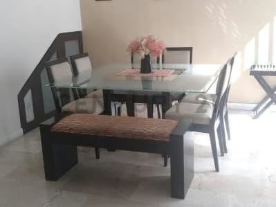 Moderna Casa de Amplios Espacios - 5