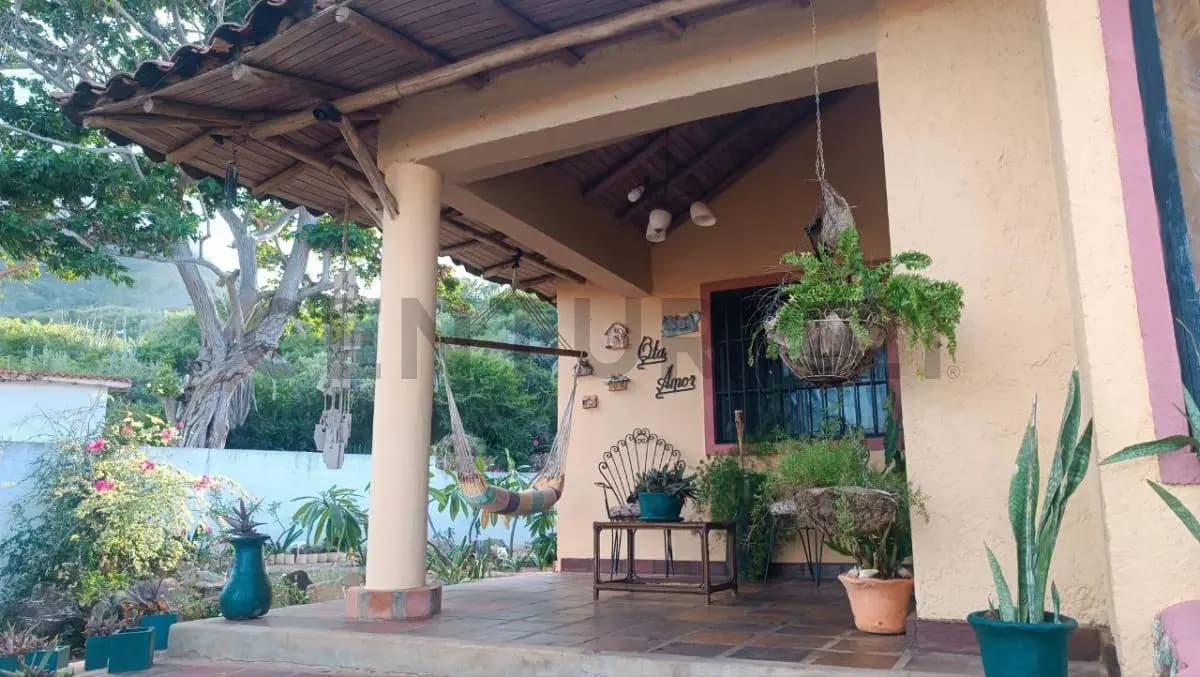 Doble casa estilo campestre en Manantiales de Guayamurí Margarita