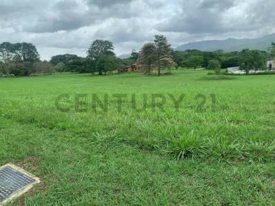 Se vende parcel la de 2600 mts2 - 2