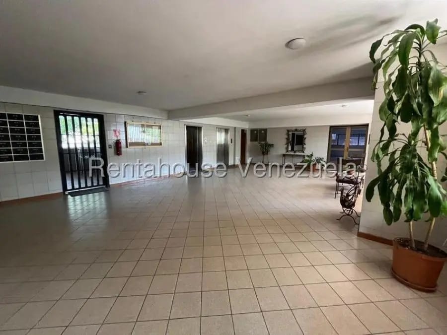 Apartamento en Alquiler en El Bosque Valencia Carabobo Valencia - 3