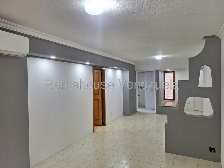 Apartamento (1 Nivel) en Alquiler en Los Caobos, Distrito Metropolitano - 3