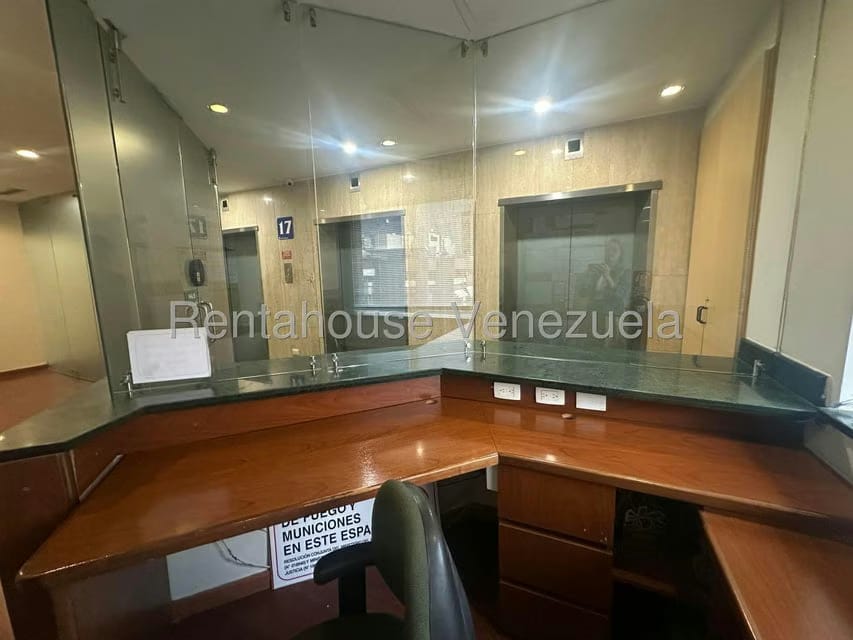 Comercial (Oficina) en Venta en Los Palos Grandes, Distrito Metropolitano - 3