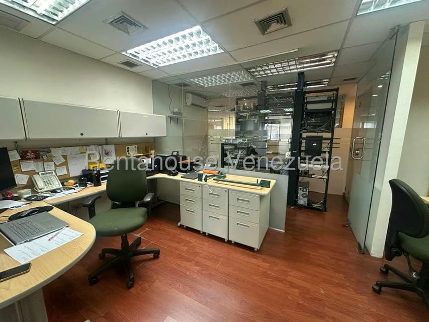 Comercial (Oficina) en Venta en Los Palos Grandes, Distrito Metropolitano - 23