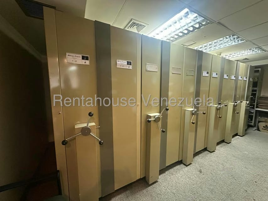 Comercial (Oficina) en Venta en Los Palos Grandes, Distrito Metropolitano - 24