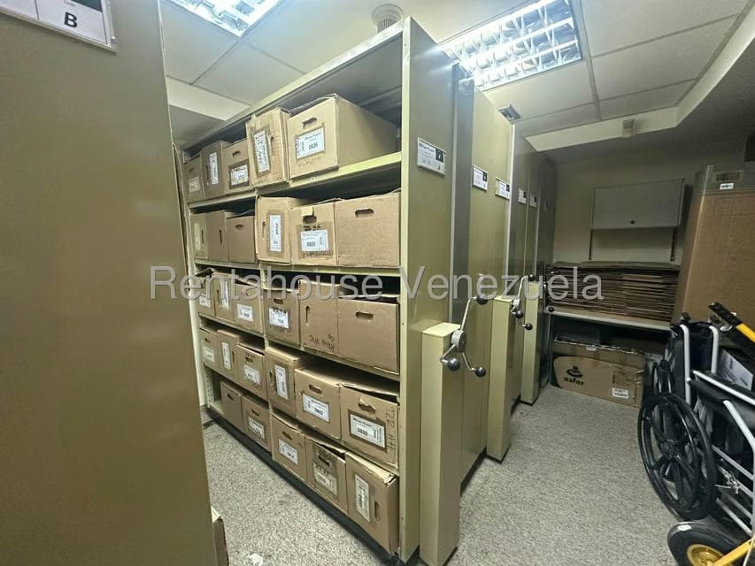 Comercial (Oficina) en Venta en Los Palos Grandes, Distrito Metropolitano - 25