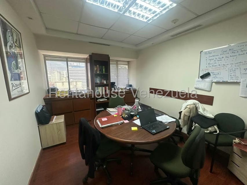 Comercial (Oficina) en Venta en Los Palos Grandes, Distrito Metropolitano - 28