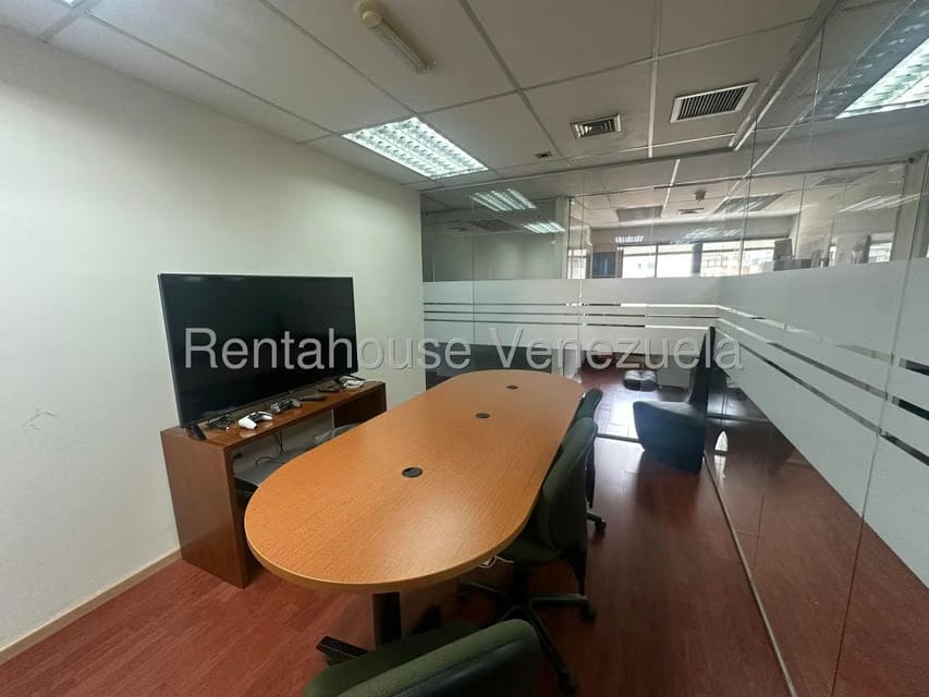 Comercial (Oficina) en Venta en Los Palos Grandes, Distrito Metropolitano - 32