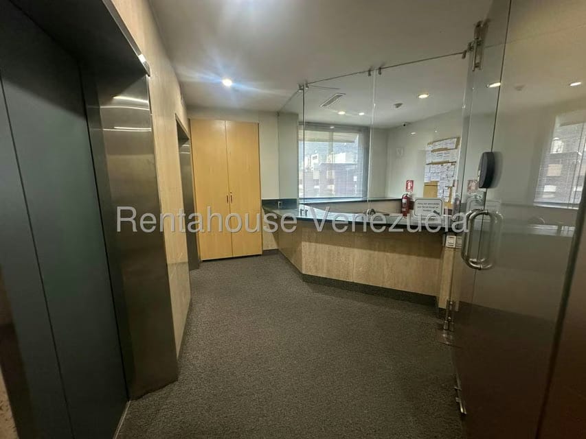 Comercial (Oficina) en Venta en Los Palos Grandes, Distrito Metropolitano - 36