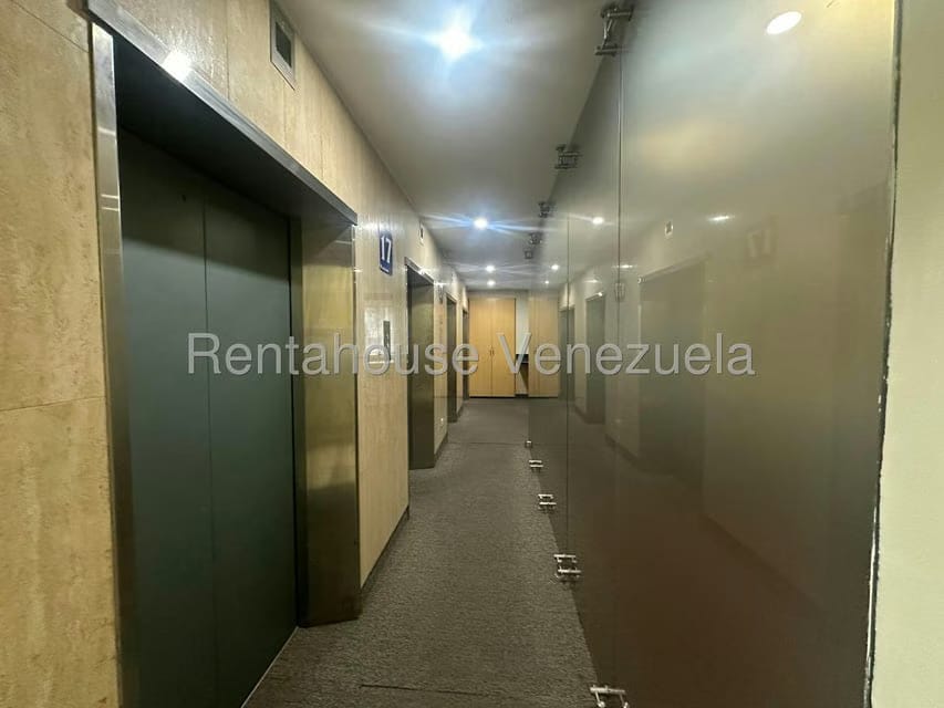 Comercial (Oficina) en Venta en Los Palos Grandes, Distrito Metropolitano - 37