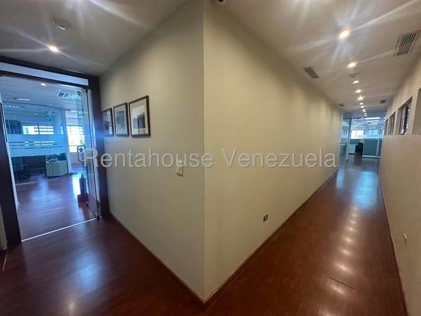 Comercial (Oficina) en Venta en Los Palos Grandes, Distrito Metropolitano - 5