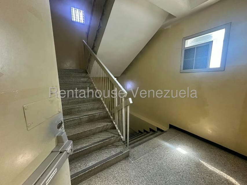 Comercial (Oficina) en Venta en Los Palos Grandes, Distrito Metropolitano - 42