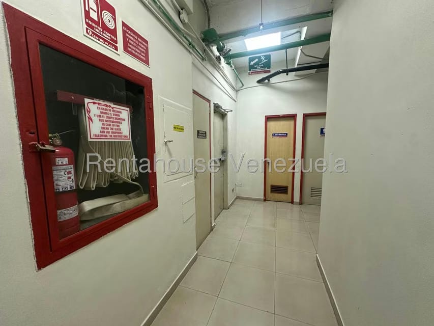 Comercial (Oficina) en Venta en Los Palos Grandes, Distrito Metropolitano - 45