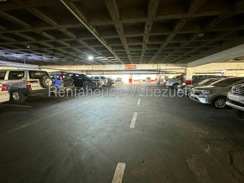 Comercial (Oficina) en Venta en Los Palos Grandes, Distrito Metropolitano - 9