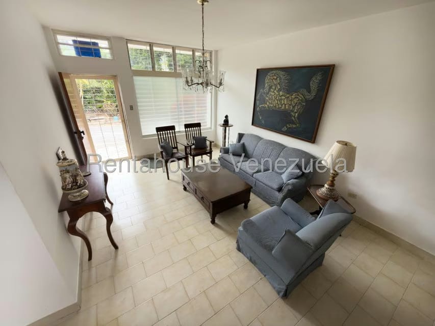 Casa (Multipes Niveles) en Venta en La Trinidad, Distrito Metropolitano - 2