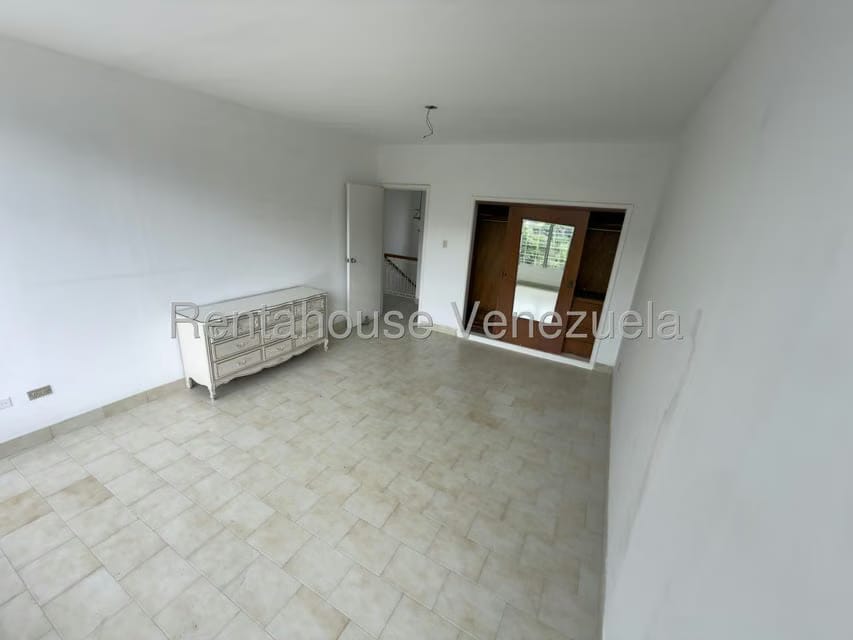 Casa (Multipes Niveles) en Venta en La Trinidad, Distrito Metropolitano - 25