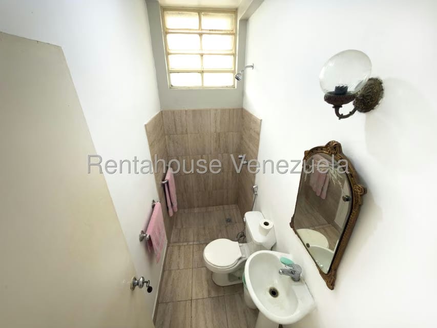 Casa (Multipes Niveles) en Venta en La Trinidad, Distrito Metropolitano - 8