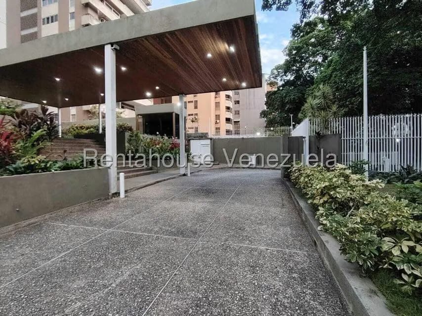 Apartamento (Penthouse) en Venta en La Florida, Distrito Metropolitano - 2