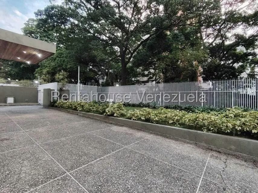 Apartamento (Penthouse) en Venta en La Florida, Distrito Metropolitano - 3