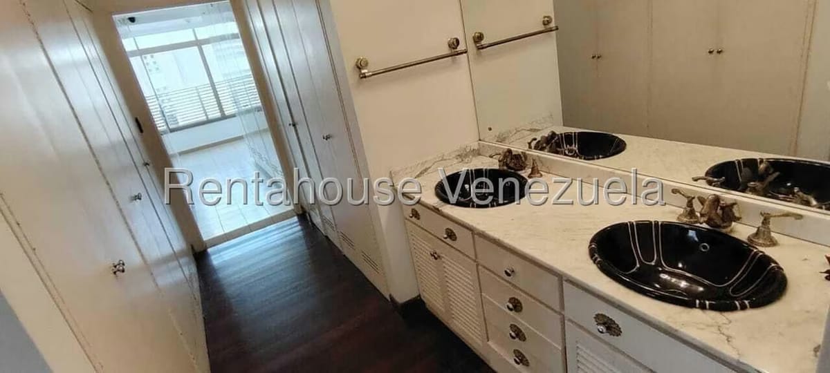 Apartamento (Penthouse) en Venta en La Florida, Distrito Metropolitano - 37