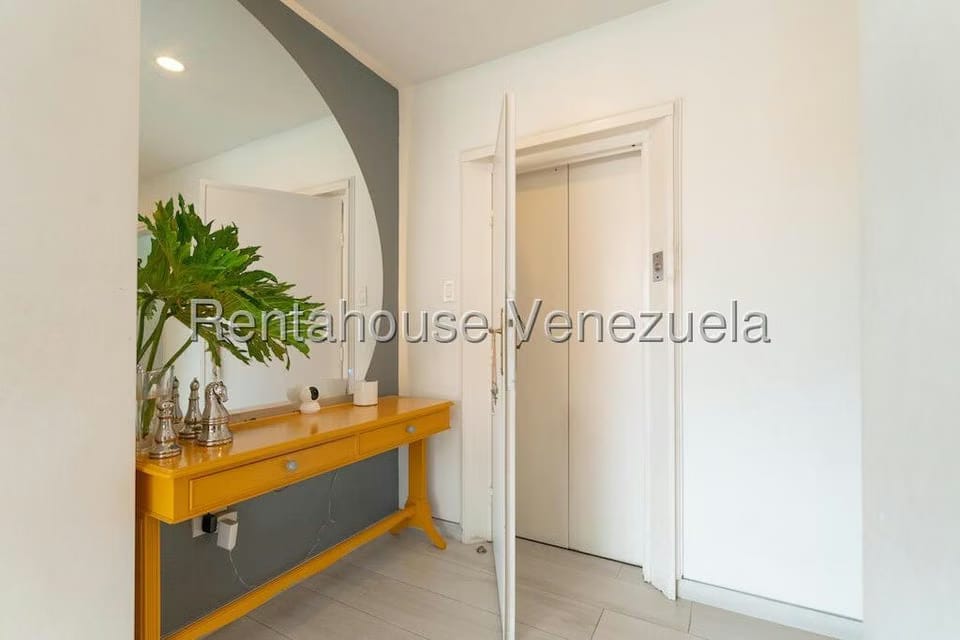 Apartamento (1 Nivel) en Venta en Country Club, Distrito Metropolitano