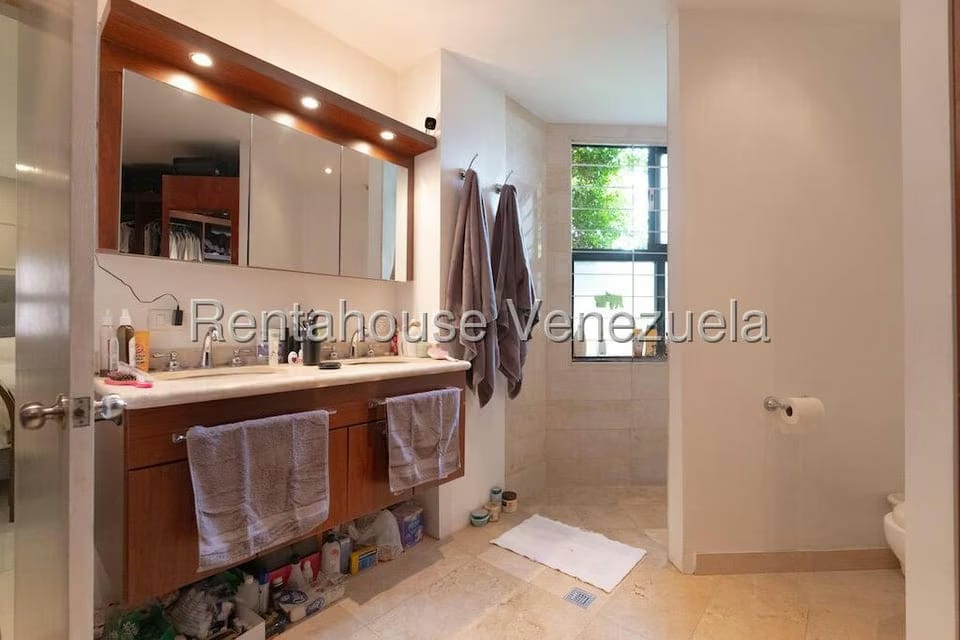 Apartamento (1 Nivel) en Venta en Country Club, Distrito Metropolitano - 26