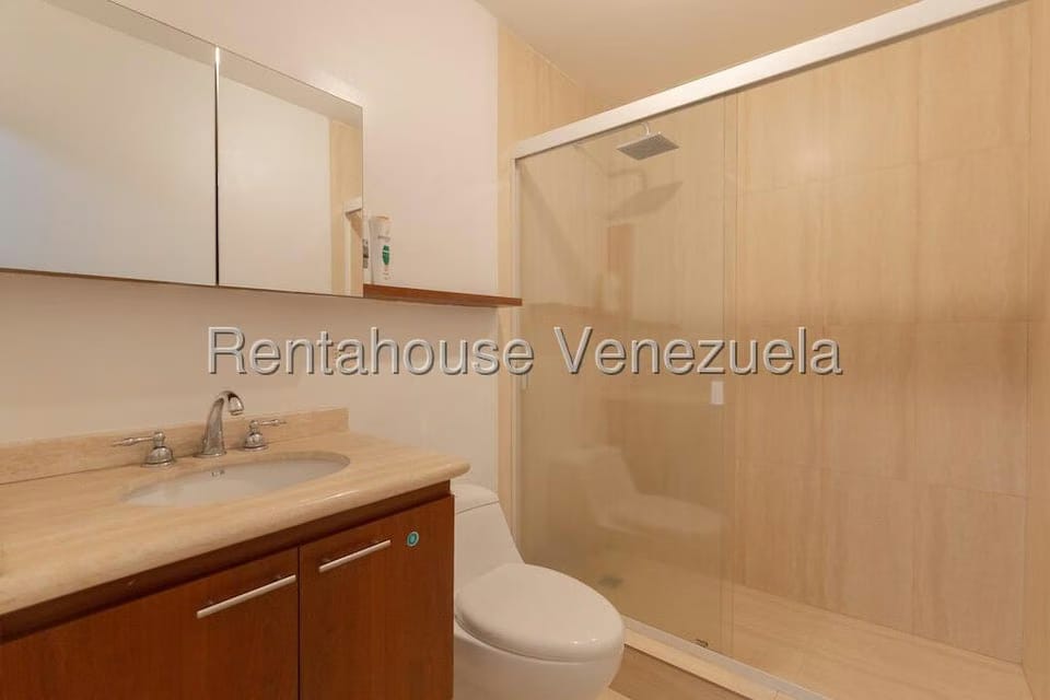 Apartamento (1 Nivel) en Venta en Country Club, Distrito Metropolitano - 35