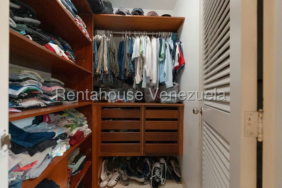 Apartamento (1 Nivel) en Venta en Country Club, Distrito Metropolitano - 38