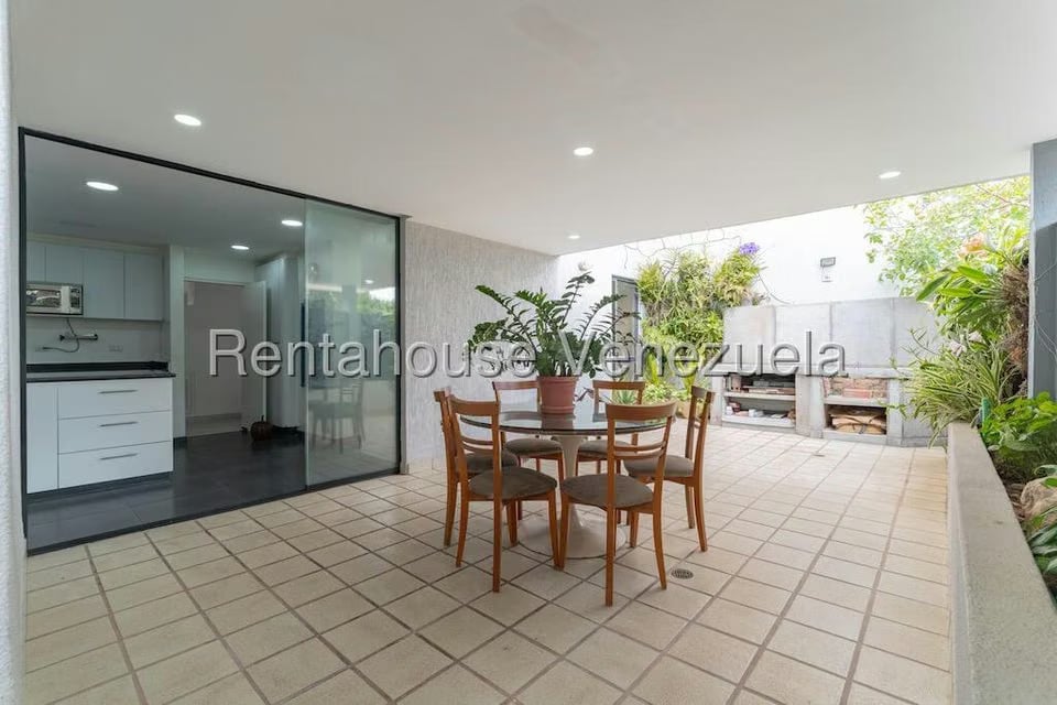 Apartamento (1 Nivel) en Venta en Country Club, Distrito Metropolitano - 49