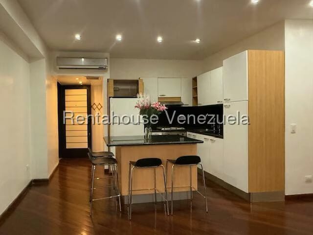 Apartamento (1 Nivel) en Alquiler en El Rosal, Distrito Metropolitano - 3