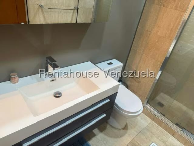 Apartamento (1 Nivel) en Alquiler en El Rosal, Distrito Metropolitano - 5