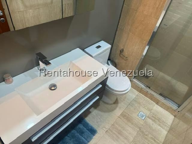 Apartamento (1 Nivel) en Alquiler en El Rosal, Distrito Metropolitano - 8