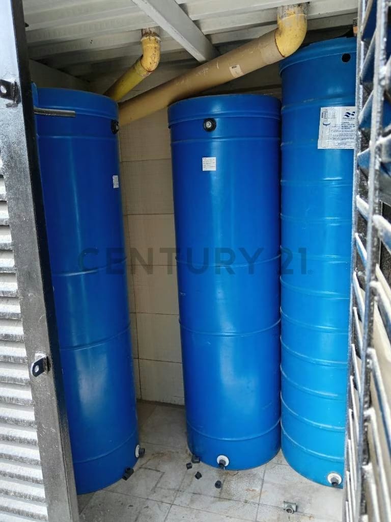 Local comercial a pie de calle en Cumaná, Avenida Miranda - 5