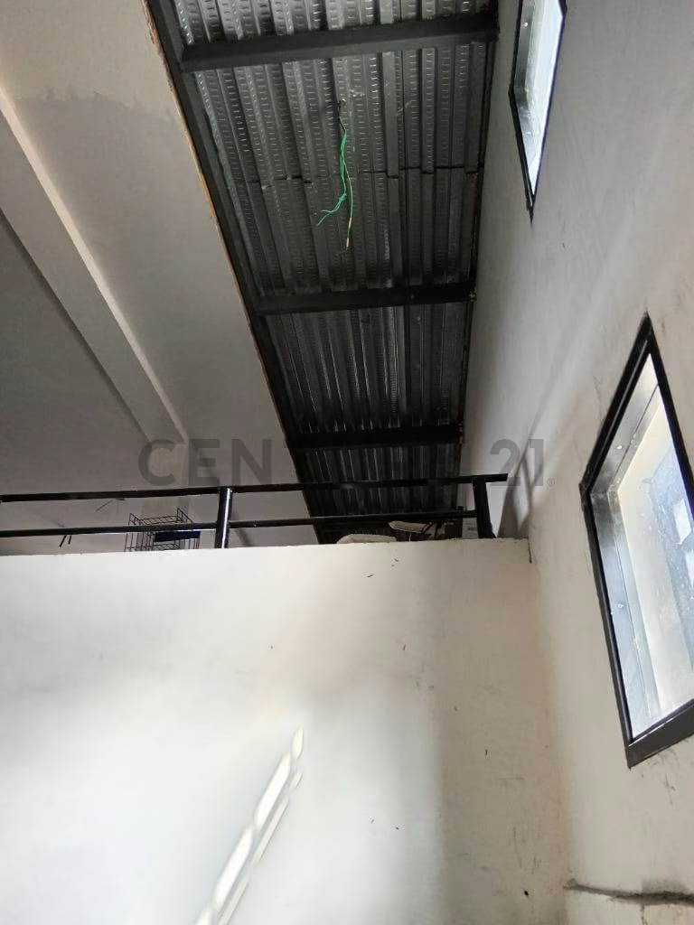 Local comercial a pie de calle en Cumaná, Avenida Miranda - 7