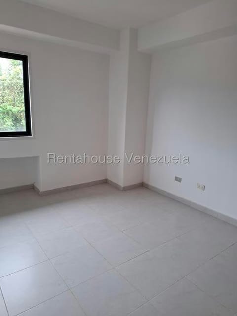 Apartamento (1 Nivel) en Venta en Parque el Retiro, Miranda - 32